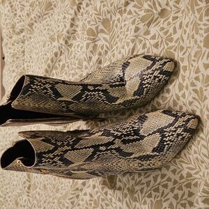 Cole Haan Snake Print Pointed Toe Heeled Ankle Boots - Black & Cream // Sz 9.5